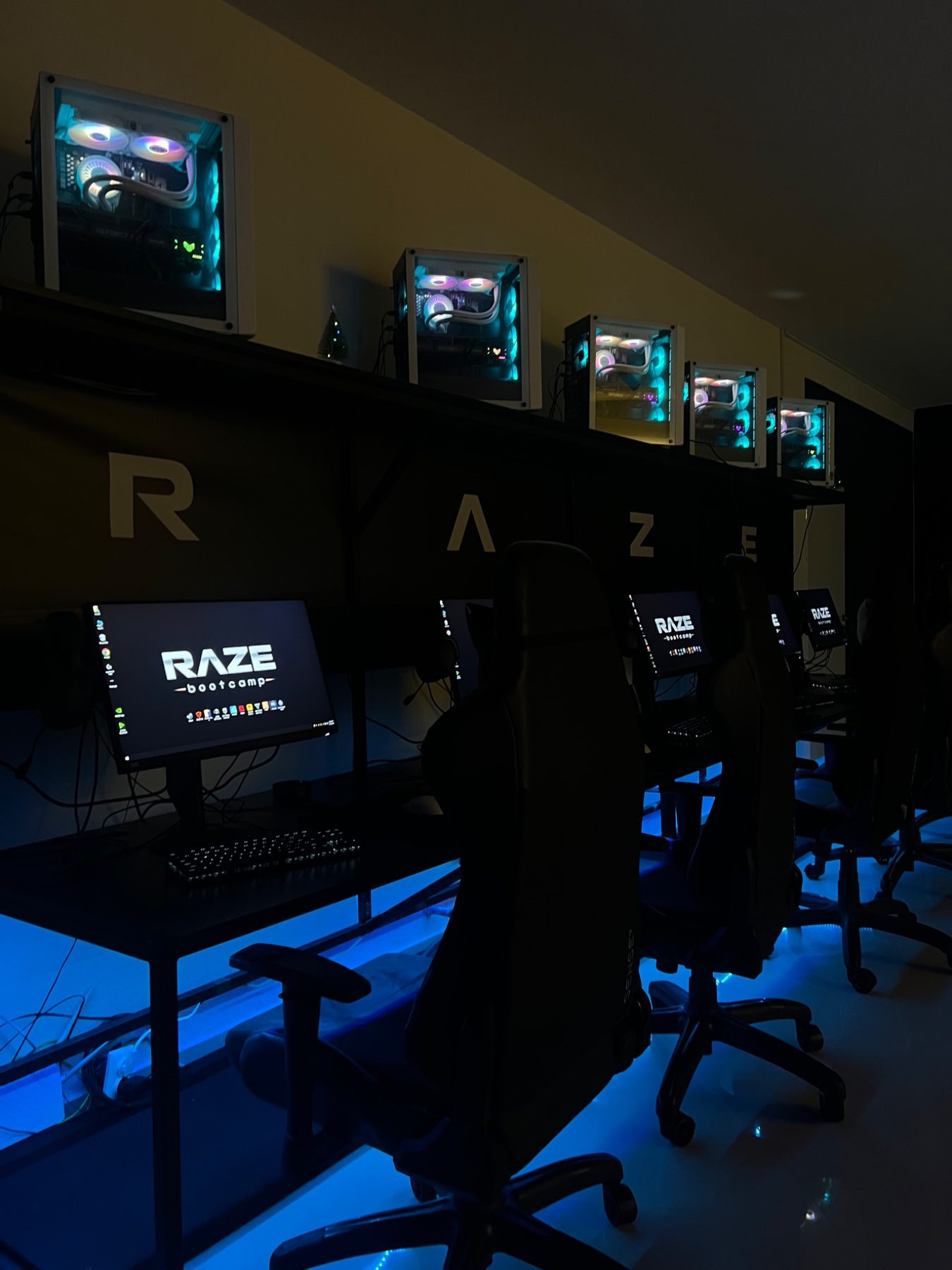 RAZE Bootcamp gaming setup